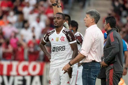 Mês do ‘vai ou racha’ para o Flamengo inicia com frustração e reacende pressão sobre Renato