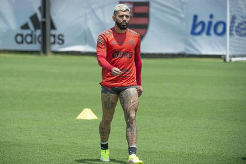 Gabigol antecipa fim das férias e se reapresenta ao Flamengo