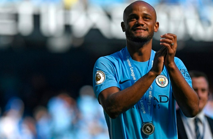 Jovem Pan Esportes on X: 2️⃣6️⃣0️⃣ VEZES FERNANDINHO!👏 Ídolo do  Manchester City, Fernandinho chegou a marca de 260 jogos na Premier League,  ultrapassou o Willian e se tornou o brasileiro com mais