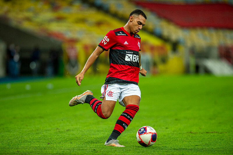 Flamengo chega a 20 jogadores da base que receberam chances na