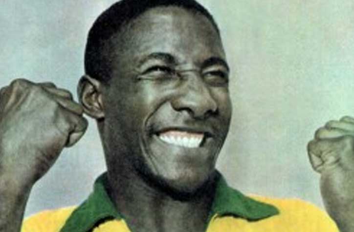 Pelé fora do pódio: revista divulga ranking polêmico dos 100 melhores  jogadores da história – LANCE!