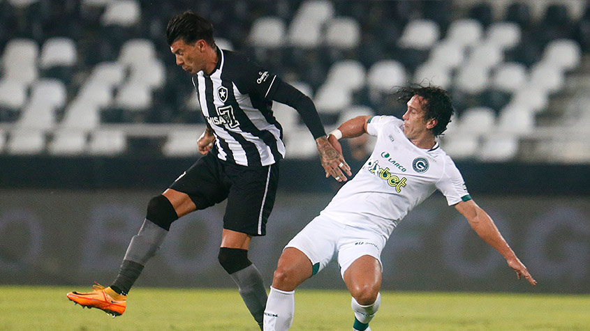 Com um jogador a mais, Inter sofre virada do Botafogo e deixa o G-4 do  Brasileirão