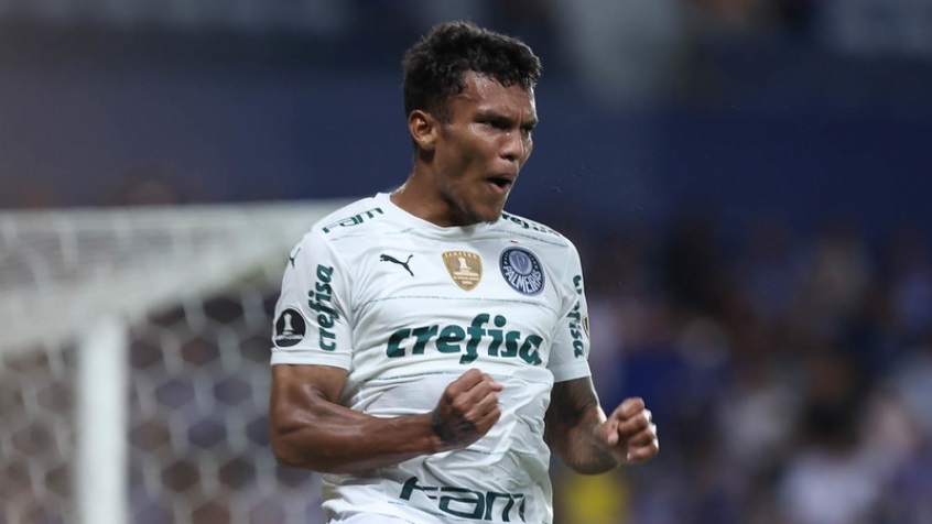 Oito jogadores do Palmeiras foram procurados nesta janela de transferências