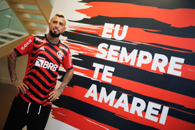 Fotos do Clube de Regatas do Flamengo sobre Simbolos dos Uniformes do  Futebol em 2019