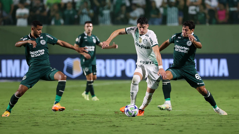 Goiás 1×1 Palmeiras Brasileiro 2022 R02. Empate no fim em jogo tumultuado -  3VV
