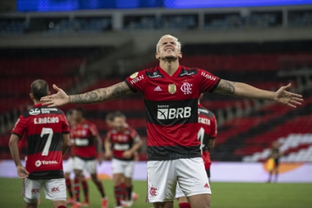 Quem fez o gol da vitória do Flamengo contra o Palmeiras?