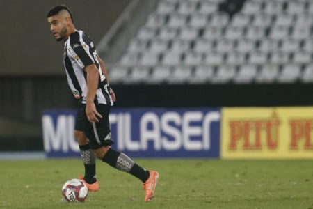 Herói do acesso do Botafogo à elite, Rafael Navarro declara: 'Agora estou  focado no título' - ISTOÉ Independente