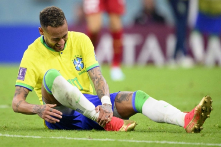 Deyverson sai em defesa de Neymar e critica torcedores brasileiros