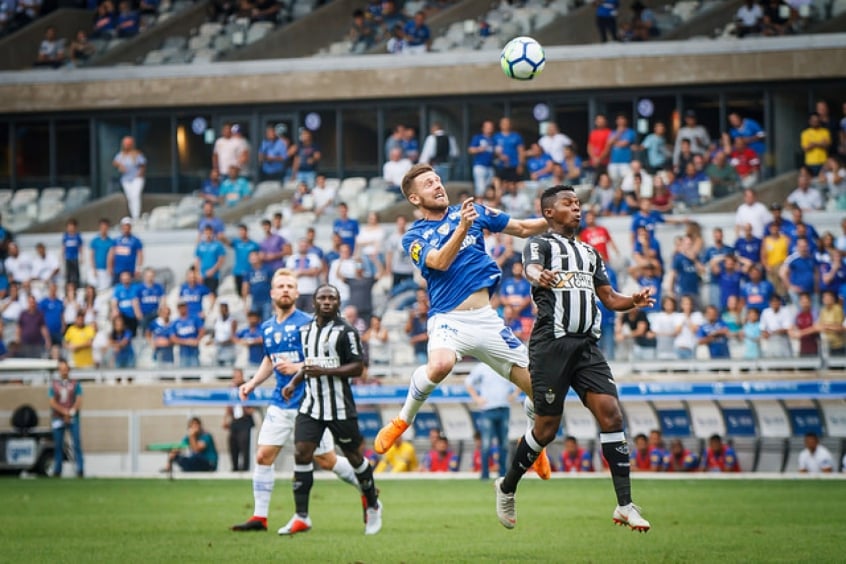 Cruzeiro e Atlético-MG acenam com clássico dividido em 