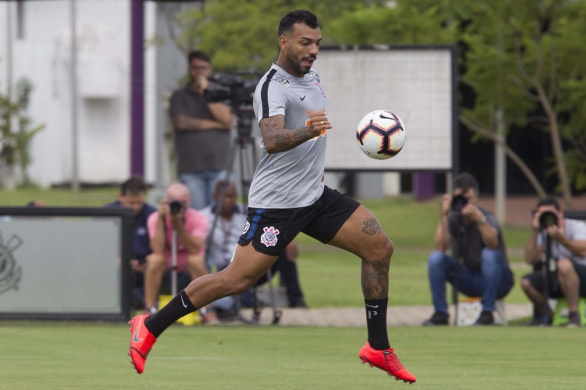 Fausto analisa o que mudou no Corinthians com chegada de Mano Menezes:  Trabalhamos a parte tática