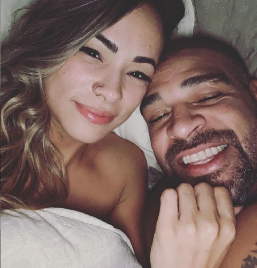 Adriano Imperador Posta Foto Com Nova Namorada Deus Nos Abençoe Lance