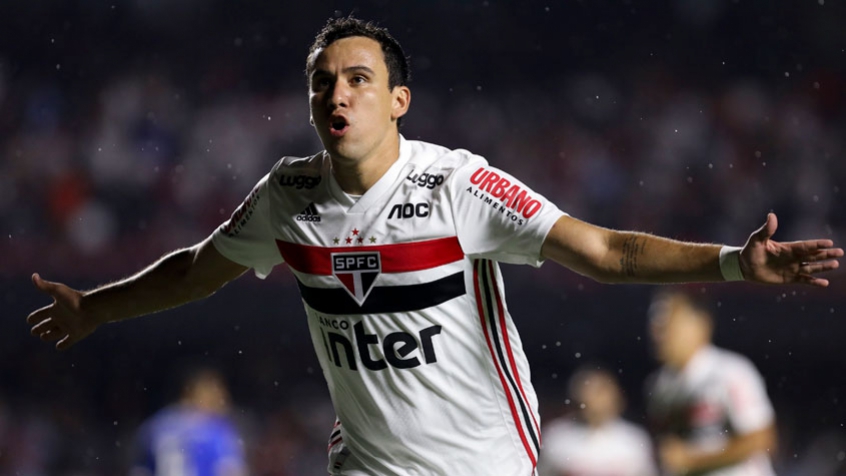 Estreia Do Sao Paulo Tem Hernanes E Pablo Bem E Pato Tentando Ser 9 Lance