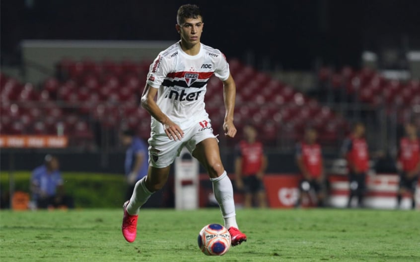 Vitor Bueno Celebra Vitória E Elogia Pablo: 'Resolveu Para Nós' | LANCE!