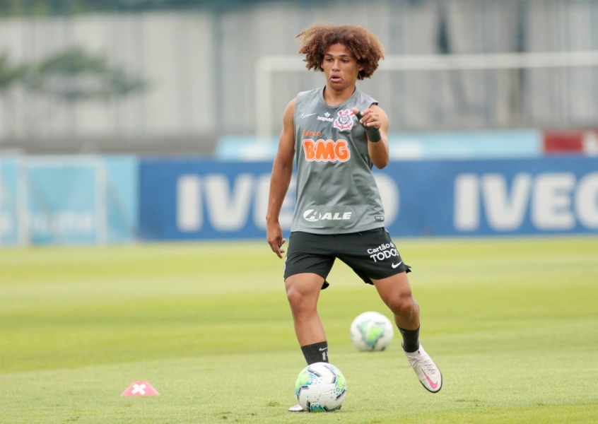 Olho Nos Garotos Conheca Os Dois Jovens Que Participaram Do Treino Do Corinthians Lance