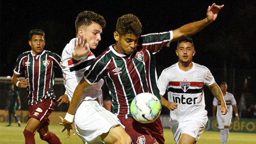 Com goleiros inspirados, São Paulo e Fluminense empatam no ...