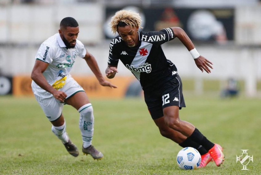 Polivalente E Elogiado Por Marcelo Cabo Mt Se Destaca Como Titular Do Vasco Neste Inicio De Temporada Lance