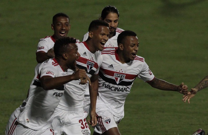 Zagueiro Rodrigo comemora primeiro gol pelo São Paulo: 'Muito feliz ...