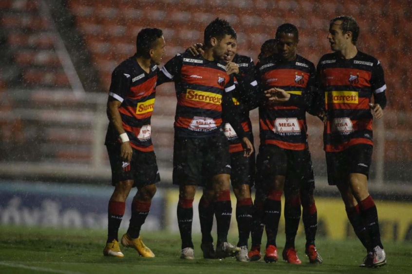 Partida Ente Ituano E Santo Andre Pelo Trofeu Do Interior E Adiada Por Problemas Na Iluminacao Do Estadio Lance