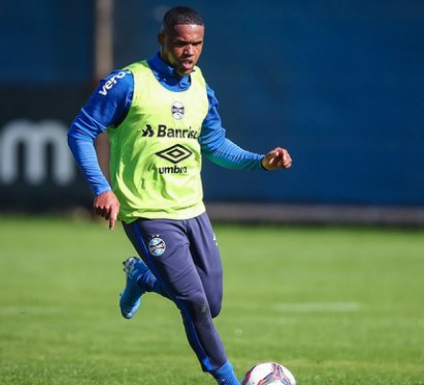 Douglas Costa Faz O 1Âº Treino Com Bola No Gremio Lance