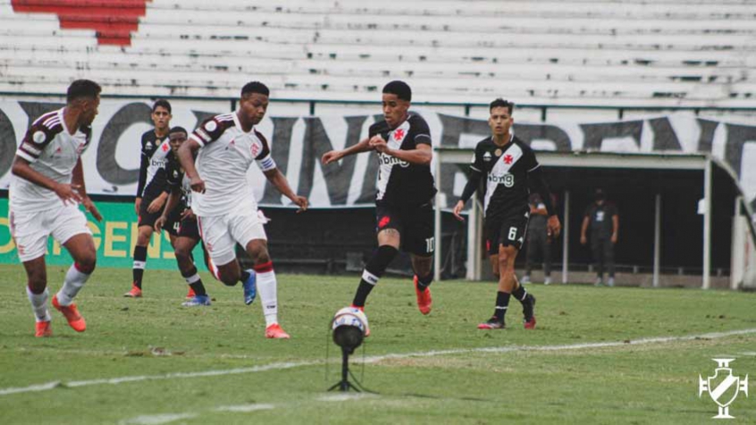 De virada, Vasco vence o Flamengo em São Januário e abre ...