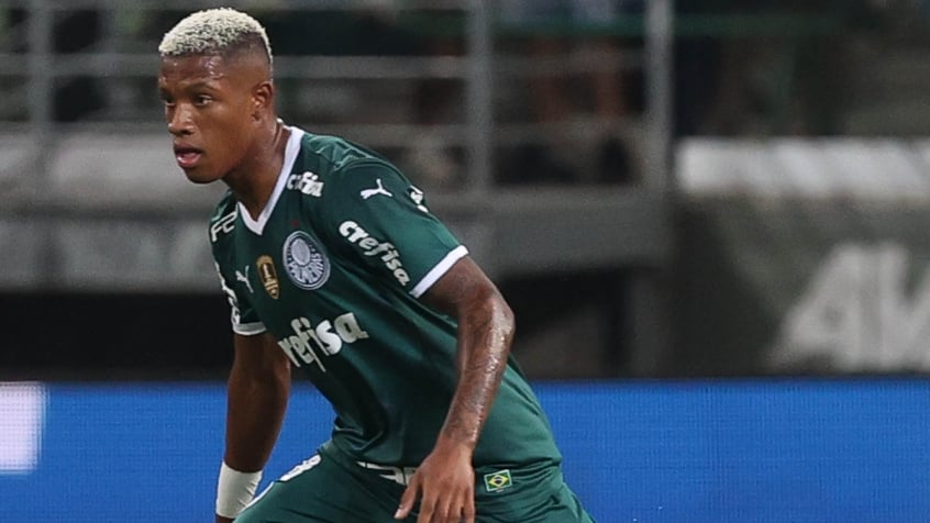 Ídolo do Flamengo rasga elogios para Wesley: “Tem que ser titular