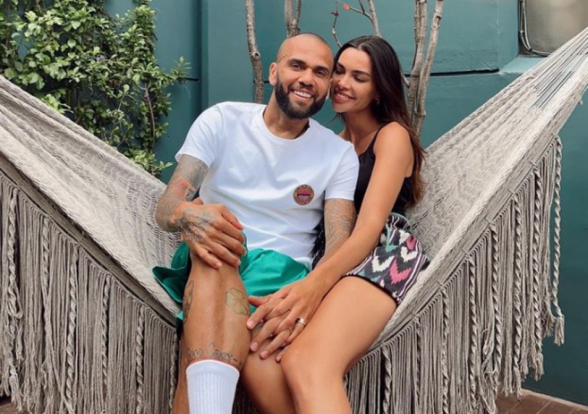 Esposa de Daniel Alves se pronuncia nas redes sociais após prisão do marido  | LANCE!