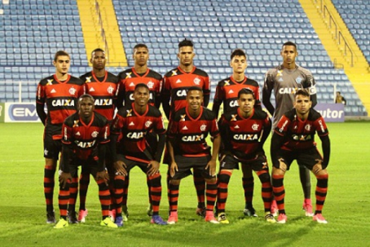 Como é que faz para entrar na base do Flamengo?