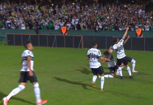 Pra ti, Flecha! Em noite emocionante, Coritiba começa a ...