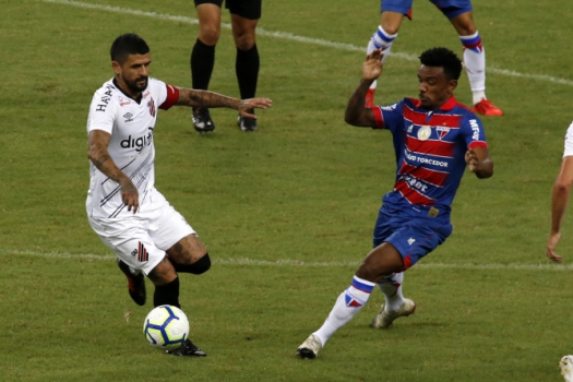 Fortaleza e Athletico empatam em jogo abaixo do esperado ...