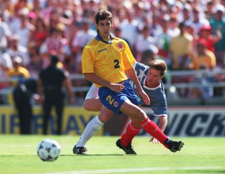 Qual o jogador fez o gol do Brasil contra Colômbia?