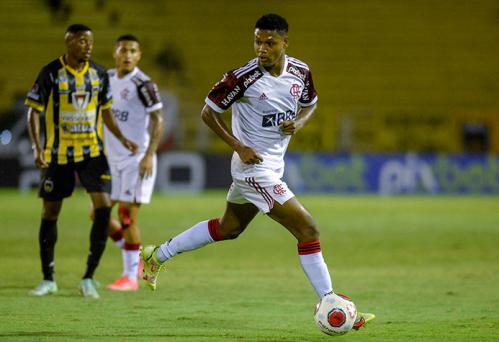 Matheus França não esconde atuação frustrante do Flamengo contra o Volta Redonda: ‘Erramos bastante’