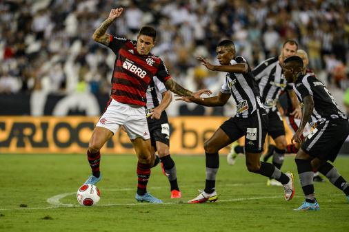 VÍDEO: Veja os melhores momentos da vitória do Flamengo sobre o Botafogo pelo Campeonato Carioca