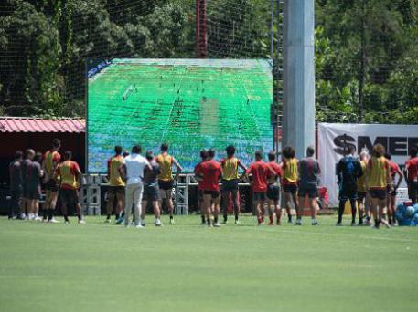 Flamengo: Dorival Júnior confirma que utilizará telão adquirido na Era Paulo Sousa