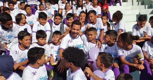 Everton Ribeiro realiza sonho e inaugura projeto social em terra natal: ‘Não tem preço’