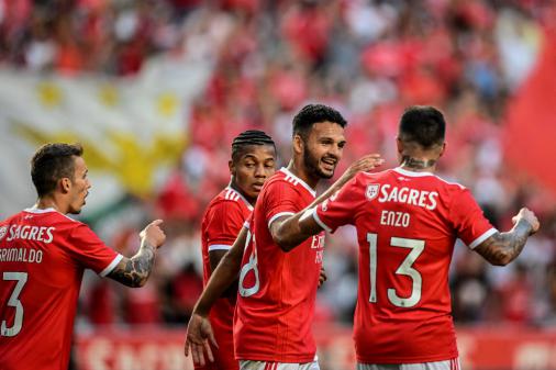 Com Boa Atuação De David Neres, Benfica Atropela Midtjylland Em Fase ...