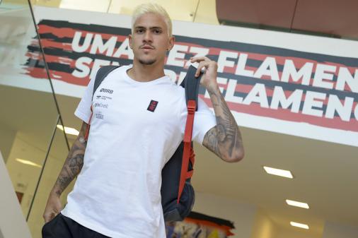 Flamengo embarca para ‘decisão’ contra o Palmeiras com força máxima; veja os relacionados
