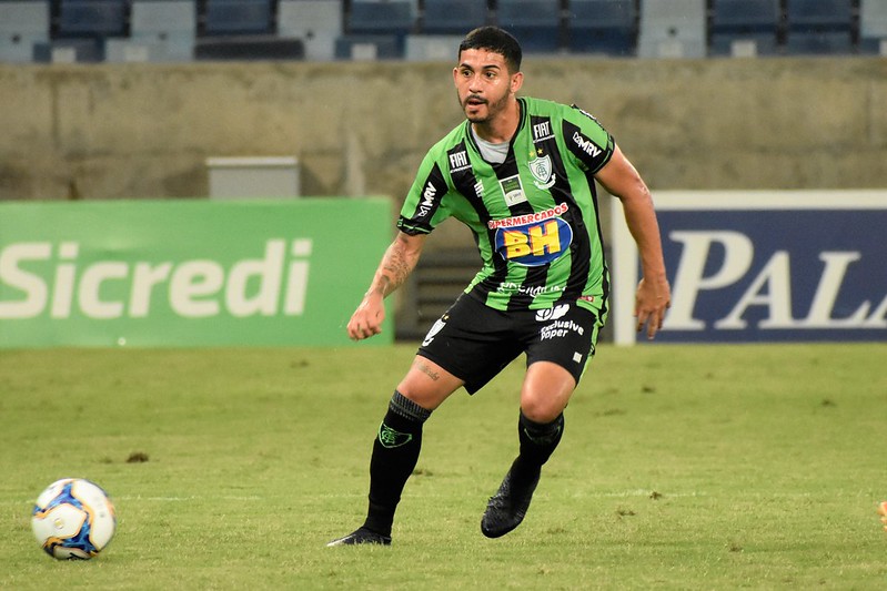 O América-MG concretizou a renovação com mais um atleta que atuou nesta temporada de 2019. O Coelho prorrogou o contrato de empréstimo do lateral-direito Diego Ferreira. O novo vínculo do jogador de 23 anos com o Coelho vai até dezembro de 2020.