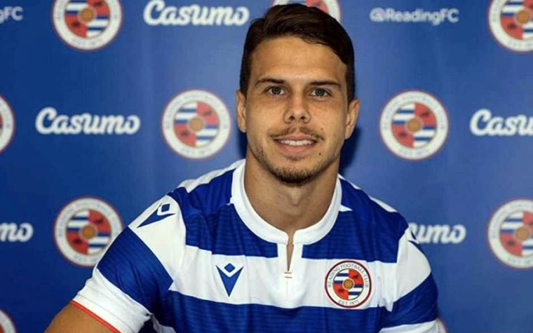 Araruna é o novo reforço do Reading FC, clube da segunda divisão inglesa. O São Paulo liberou o volante sem custos e manteve 40% dos direitos econômicos sobre o jogador.