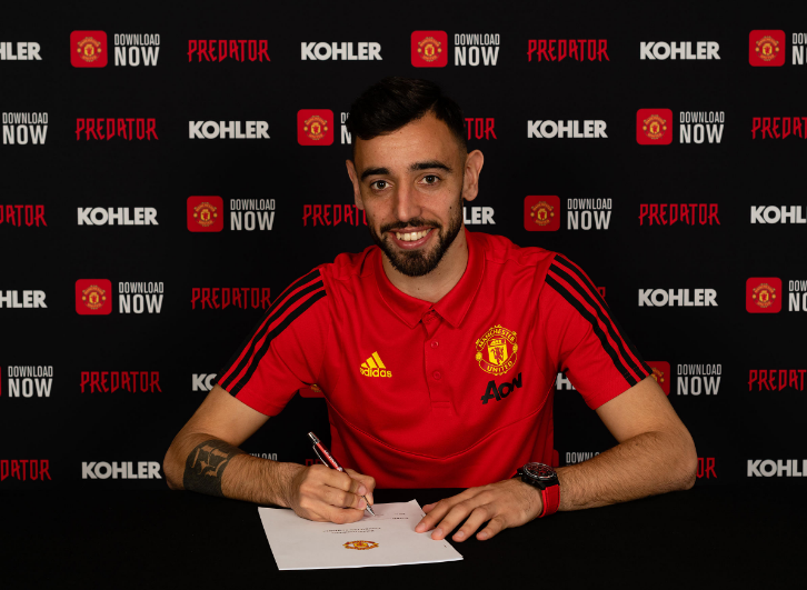 Bruno Fernandes é o novo reforço do Manchester United. O clube acertou com o jogador por cinco temporadas. Ele pertencia ao Sporting.