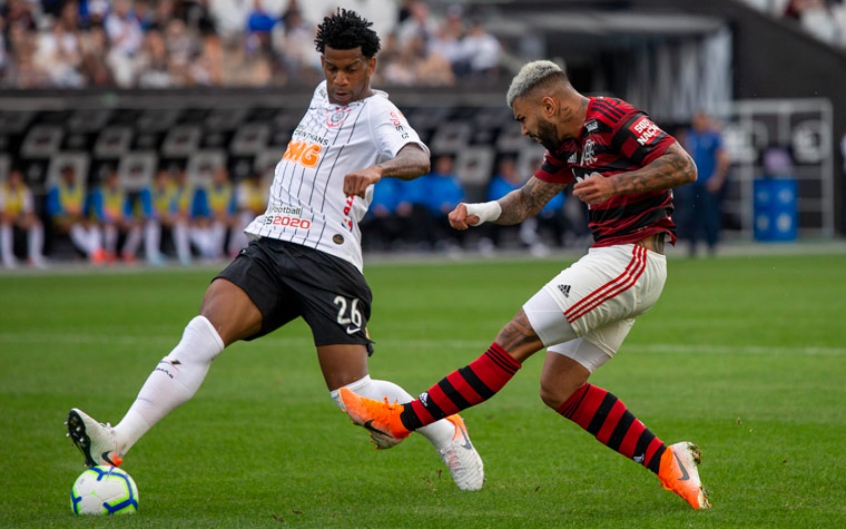 O Corinthians prolongou os contratos de Gil, Walter e Gabriel. O trio já havia acertado a renovação de seus vínculos com o Timão desde a última temporada, mas assinatura será registrada somente agora.