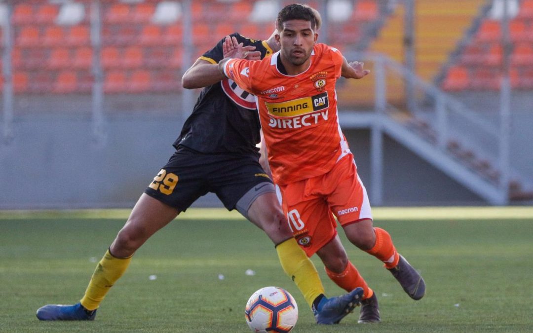 O Goiás busca reforçar o setor do meio-campo para a próxima temporada. Em apuração do LANCE!, a diretoria esmeraldina busca a contratação de Ignacio Jara, do Cobreloa-CHI. As conversas ainda são superficiais e não tem nada de concreto entre o clube e o atleta de 22 anos. 