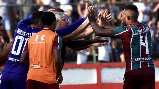 O Fluminense passou fácil pelo Bangu, neste domingo, com uma goleada de 5 a 1, em Moça Bonita. O zagueiro Luccas Claro e o jovem Miguel brilharam e receberam as melhores notas. Notas por Núcleo Fluminense (reporterflu@lancenet.com.br). Confira: