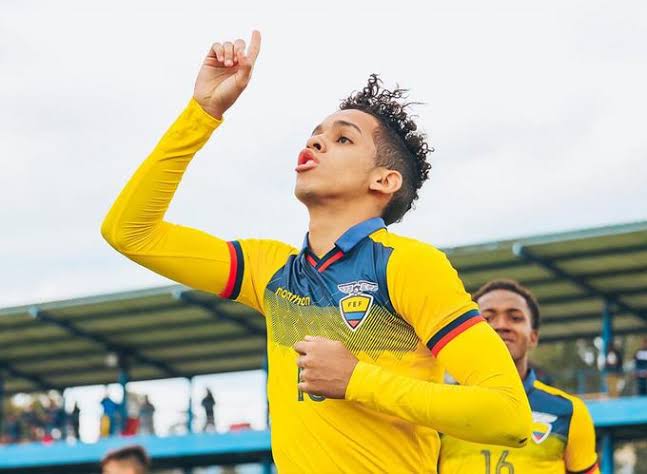 Johan Mina (Equador) - Outro atacante de destaque do Equador é mais jovem ainda. Johan Mina, de 17 anos, foi o artilheiro do Sul-Americano Sub-17 em 2019, com seis gols, e ajudou a levar sua seleção para o Mundial, disputado no Brasil. Menos novo, é uma das estrelas do país.