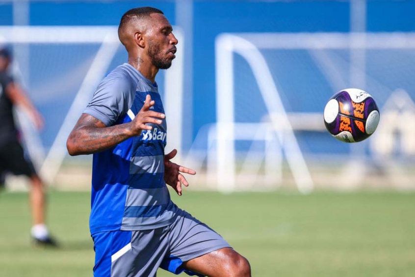 Depois de uma passagem regular pelo São Paulo, o zagueiro Paulo Miranda virou uma peça importante no elenco do Grêmio, sendo muitas vezes escalado na lateral esquerda. 