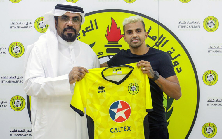 O atacante Wanderson acertou sua transferência para o Ittihad Kalba, dos Emirados Árabes, até maio de 2022. Ele estava no Pohang Steelers, da Coreia do Sul.