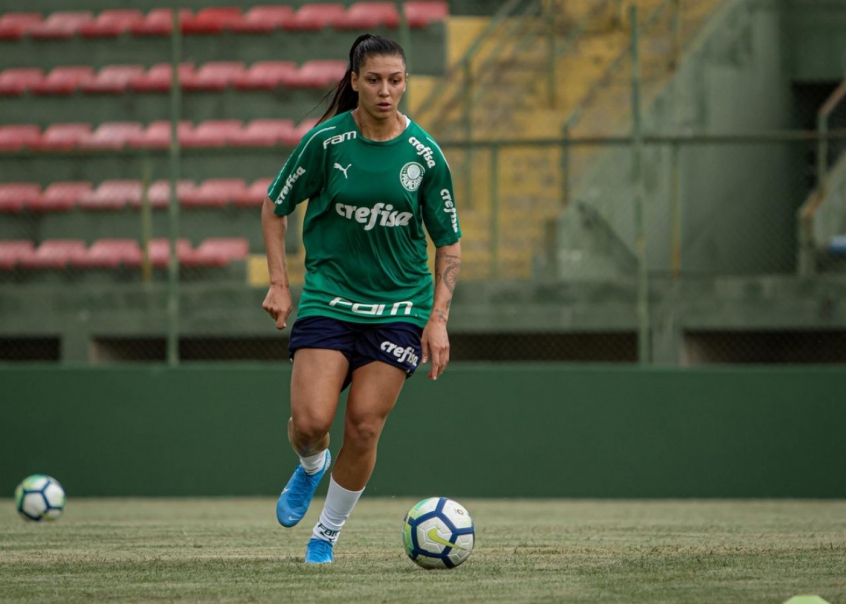 O Palmeiras tornou oficial nesta quarta-feira mais uma contratação para o seu time feminino. Foi anunciada a chegada da atacante Bia Zaneratto, da Seleção Brasileira. A jogadora de 26 anos de idade estava no Wuhan Xinjiyuan, da China, e será emprestada até o dia 1 de junho.