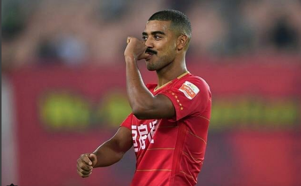 Alan, ex-Fluminense, retornou de empréstimo do Tianjin Tianhai, e faz parte do elenco do Guangzhou. Porém, ele busca novos ares e seu período de contrato não é informado pelo Transfermarkt. Seu valor de mercado é de 4 milhões de euros (cerca de 18 milhões de reais).