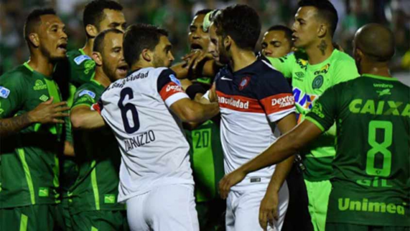 Na semifinal da Sul-Americana de 2016, em um jogo carregado de história, a Chapecoense passou pelo San Lorenzo e foi à final. Entretanto, naquele ano, o jogo nunca foi disputado devido a tragédia da queda do avião que levava a delegação brasileira para a Colômbia, matando 71 pessoas.