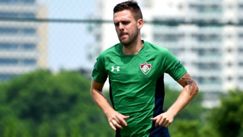 Ezequiel, que estava no Fluminense e atuou no Bahia em 2020, não teve seu contrato renovado e está sem clube. Seu passe é avaliado pelo Transfermarkt em 600 mil euros (2,8 milhões de reais).