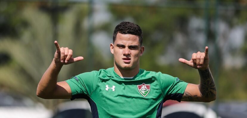 O Fluminense acertou o empréstimo de Matheus Mascarenhas ao Vitória de Guimarães por uma temporada e meia. O lateral-esquerdo formado em Xerém, já embarcou para a Europa. 